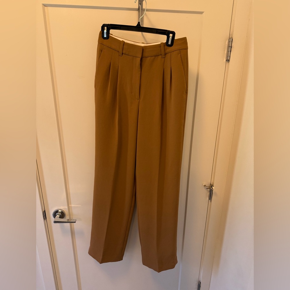 Aritzia Wilfred Effortless Pant size 6 tan